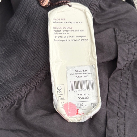 Calia MidRise Pintuck 4” Short in Black NWT - Picture 8 of 8